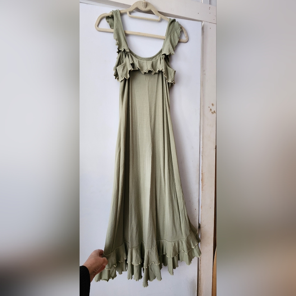 Green Ruffle Sleeve Dress - Picture 4 of 4